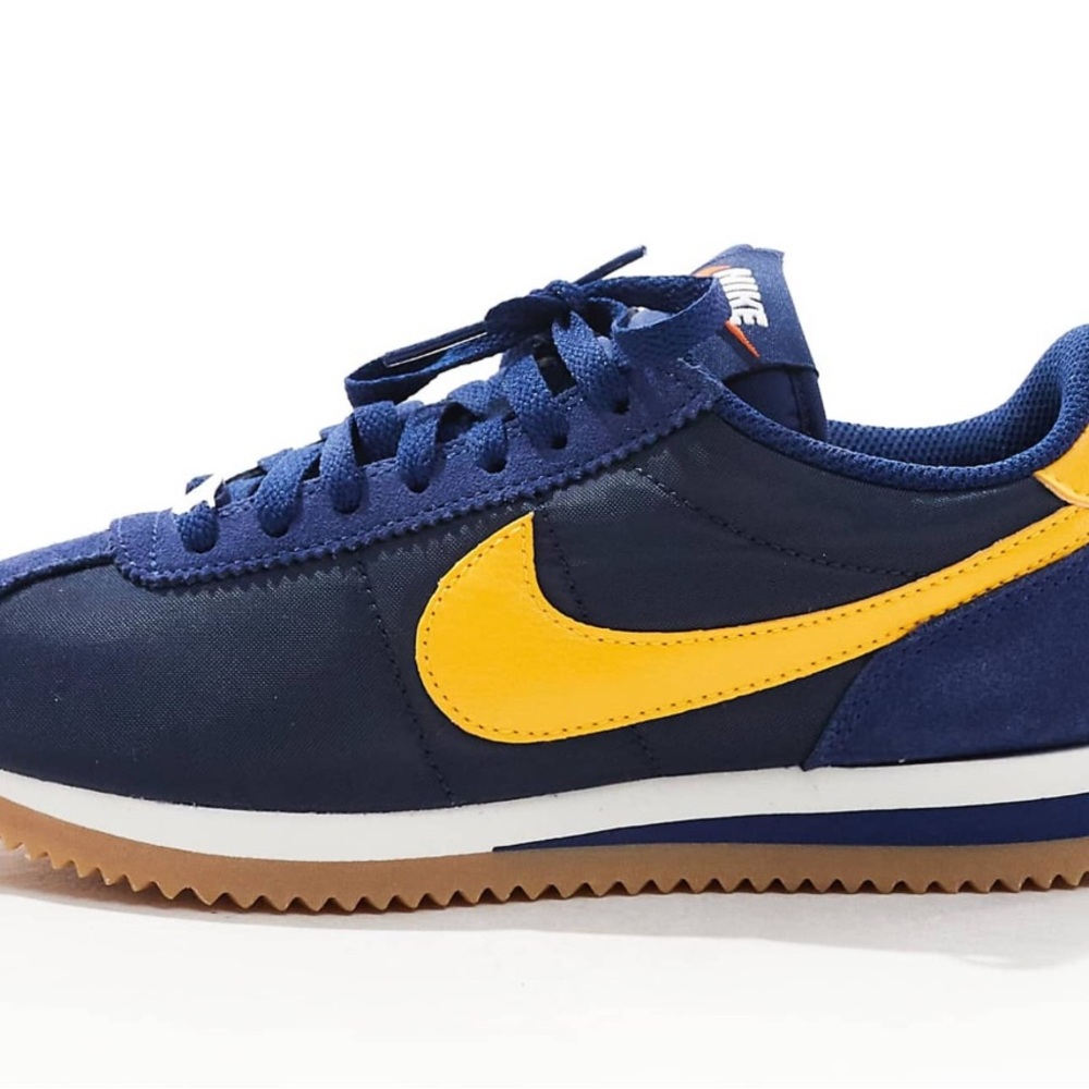 NWT Nike Cortez Textile